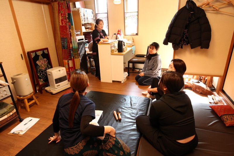 とーみ屋　休憩時間の団らんの様子